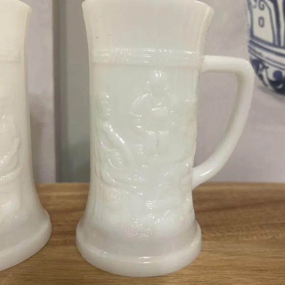 (2) VINTAGE FOSTORIA MILK GLASS MUG HEAT PROOF, U.S.A. - Picture 3 of 7